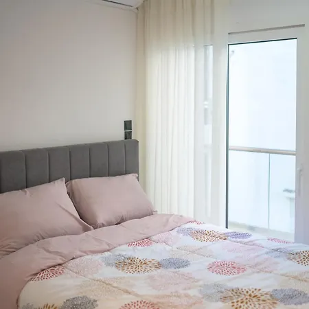Irene Lux * Loutraki (Corinthia)