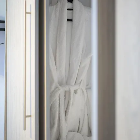 Irene Lux * Loutraki (Corinthia)